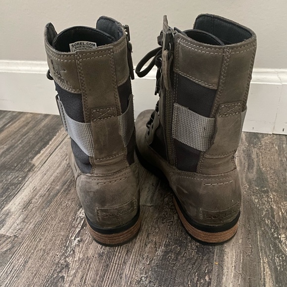 Sorel Boots- size 8 - Picture 2 of 7